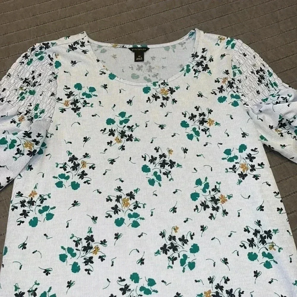 Ann Taylor blue floral blouse three quarter length bell sleeves with elastic XS - Picture 3 of 10